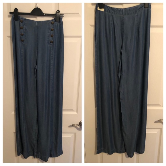 Abercrombie - Picture 2 of 2